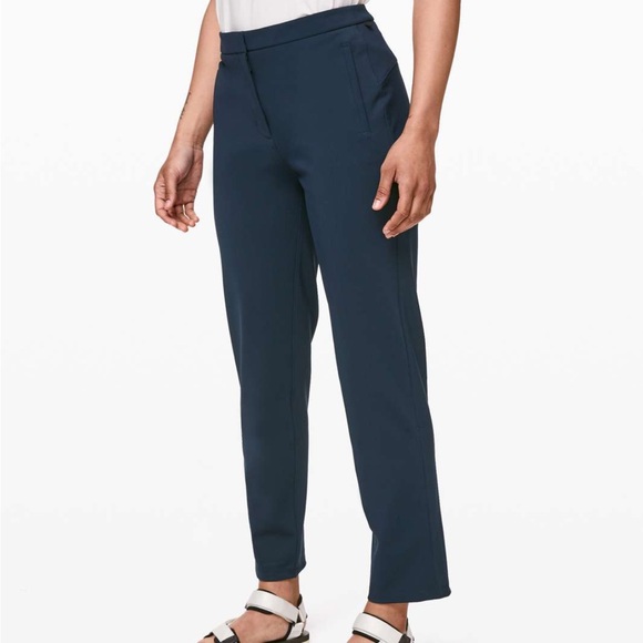 Lululemon On The Move Pant *Lightweight sz.8 True Navy - Picture 1 of 8